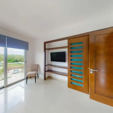 Hakuna Matata 725N At Mareazul Beachfront-3