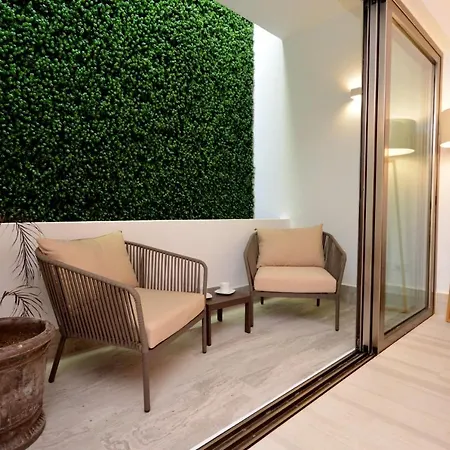 Two Bedroom Apartment Balcony Suite-2