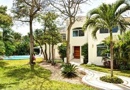 Luxury Villa In Playacar-3