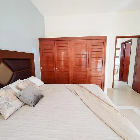Beautiful Apartment With Garden - 7 Min Beach - Wifi 40 Mega-2