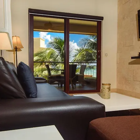 Super Affordable Rates On Oceanfront Comfort At El Faro Reef 204-2
