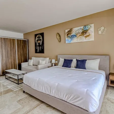 Studio 201 At Midtown Playa-2