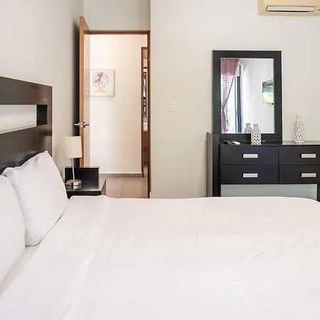 Beautiful 2 Bedroom Apartment With Pool In Downtown Playa-3
