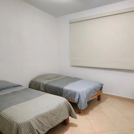 Casa En Playa Del Carmen Con Alberca Amplia Y Excelente Ubicacion-3