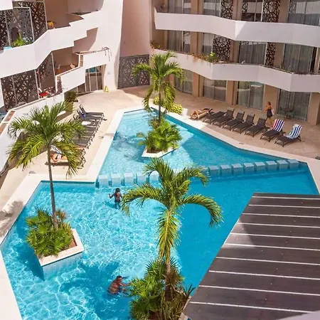 Luxury Studio With Kitchen Ac Gym Pool Cinema-2