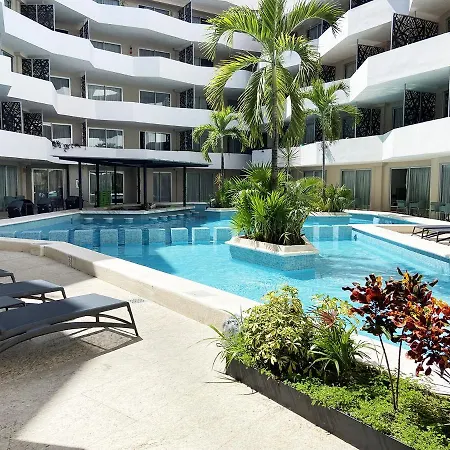Studio W/Rooftop Pool Only 2 Mins From The Beach-3