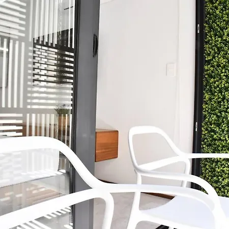 Luxury Apartment Only A Few Steps From 5Th Av At One Paralia-3