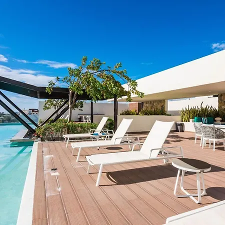 Brand New 1Br Luxury Condo Blocks From The Beach!!-2