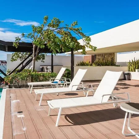Brand New 1Br Luxury Condo Blocks From The Beach!!-3