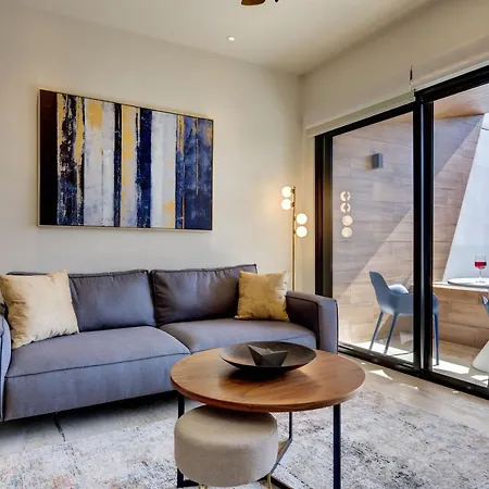 Brand New 1Br Design Condo Blocks From The Beach!!-3