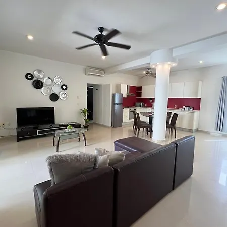 Espacioso Departamento A Unos Metros De Playa Mamitas Y De La Famosa 5Ta Av-2