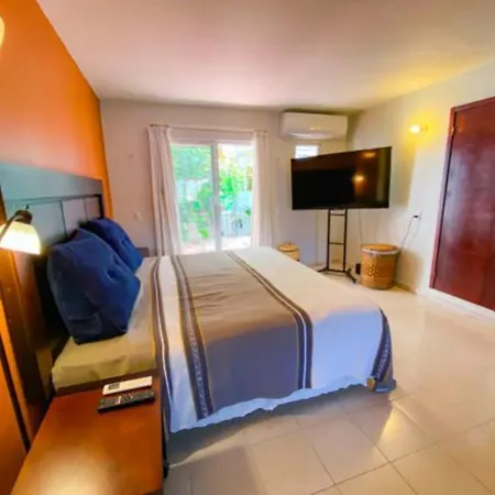Casa Centrica 5Bed/5Bath Ac/Gym 5 Min 5Ta Av Y Playa-2