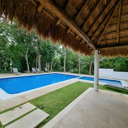 Casa Kuuxum In Playacar Pool ,Tennis, Ac, Beach ,5Ta, Sleeps 14-2