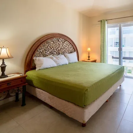 Tormenta 5 - Coco Beach 2 Bedroom Only 1 Block To The Beach - At Luna Maya Condos-2