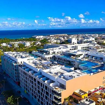 Beautiful New Condo / Ocean View Roof Top-3