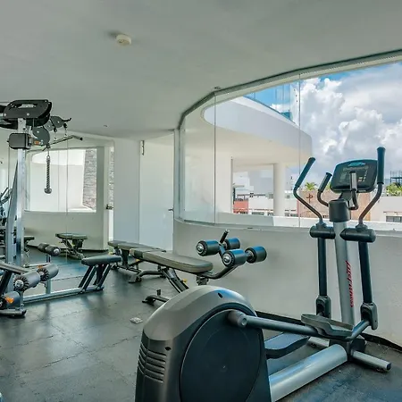 Incredible Oceanview Roof Lounge, Apartment Units 2 Blocks To Beach-2