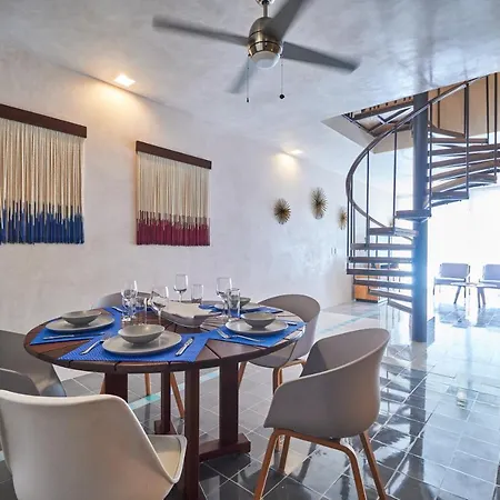 Stunning Two-Level Apartment Playa Del Carmen Infinity Swimming Pool & Rooftop Great Amenities-3