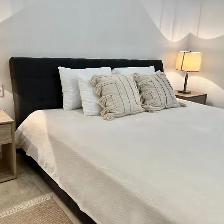 Luxe 5Th Avenue-2