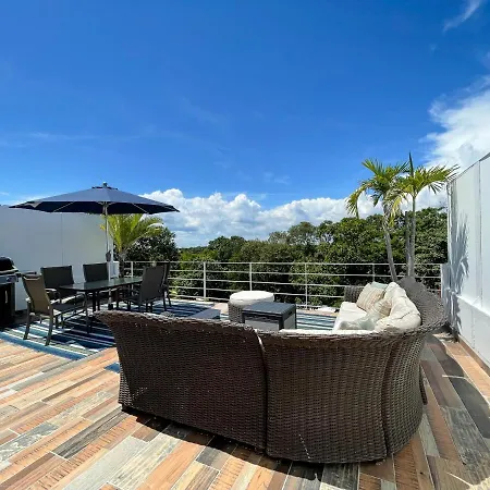 Deluxe Apartment W Beautiful Terrace Pool & Amenities By Yeah-3