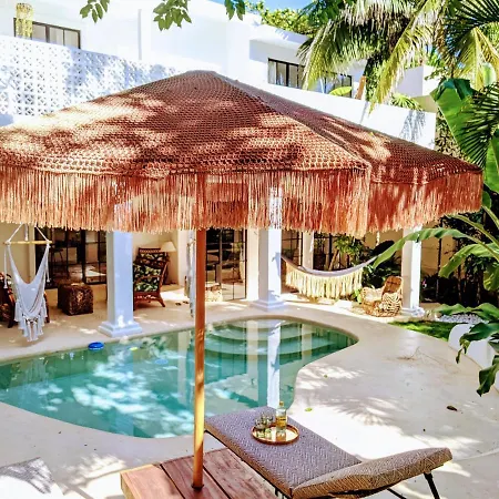 Designer'S Villa At Playacar Beach-2