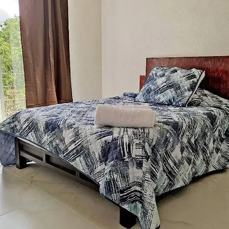 Beautiful Apartment W/ Shared Pool And Balcony Near Playa Del Carmen-3