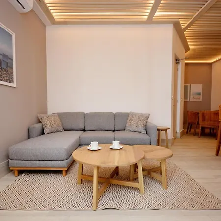 Modern&Elegant 2Bd Apartment-Rooftop Pool&Sea View-3