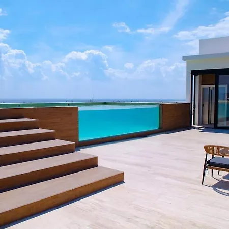 Cozy Oceanfront View Apt / Gym, Rooftop Pool & Bar - 514 Musa-2