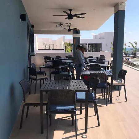 Luxury Aparment 6 Pax Ocean View-3