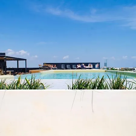 Oceanfront View Oasis Condo - Rooftop, Jacuzzi & Gym - 517 Musa-3