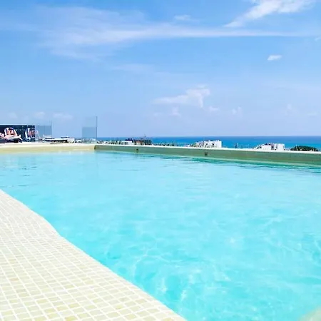 Oceanfront View Oasis Condo - Rooftop, Jacuzzi & Gym - 517 Musa-2