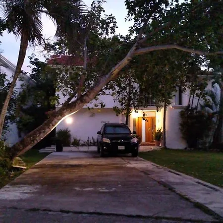 Casa Mi Tesoro Vacation Rooms-3