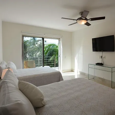 Pent House Via 38 With Beach And 5Th Avenue View-2