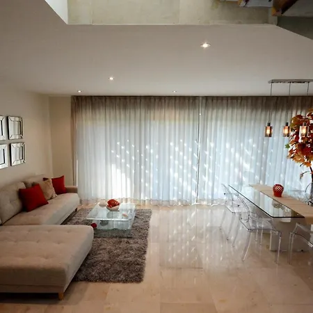 Pent House Via 38 With Beach And 5Th Avenue View-3