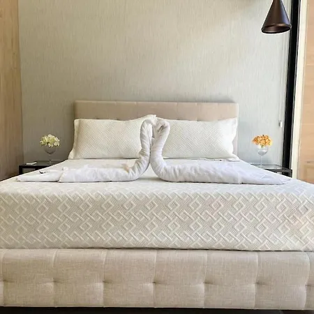 2Br Beautiful Apt Located At Playas Heart!- F1-3