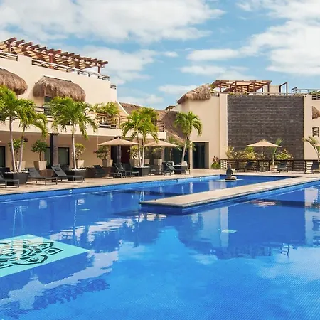Aldea Thai L Resort-Style Pool & Gym-2