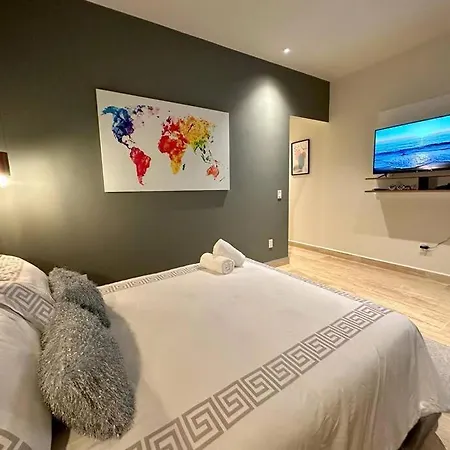 Pool View Condo / Rooftop Pool, Jacuzzi, Gym & Bar-3