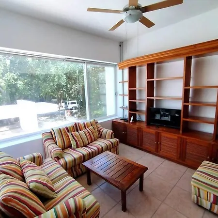 Villa Leoni, Plus 1 Bed Apt-2
