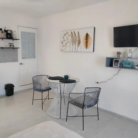 Apartamento A 10 Min De La Playa Apartment-2