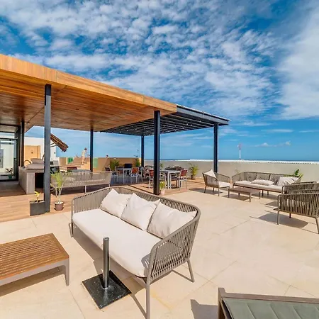 Oceanview Roof Pool Heart Of Dt 1 2 Block To 5Th-3
