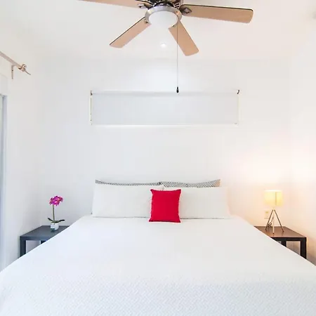Huge 2Br Condo With Pool Near Famous 5Th Ave & Beach-3
