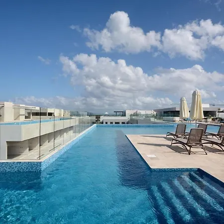 Spectacular 1 Bedroom Apartment In Downtown Playa Rooftop Pool By Yeah-3