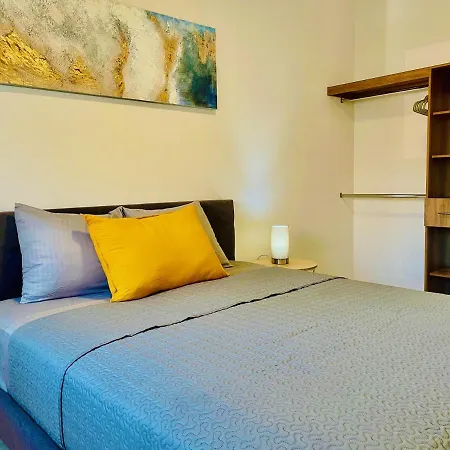 Cozy 2-Bedroom Apartment With Amenities-3