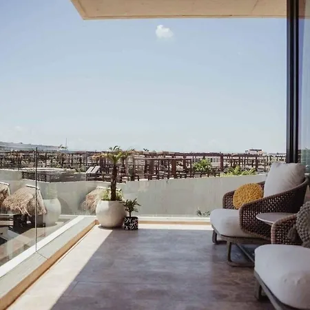 Private Roof Top+Ocean Views+Sleeps 8-3
