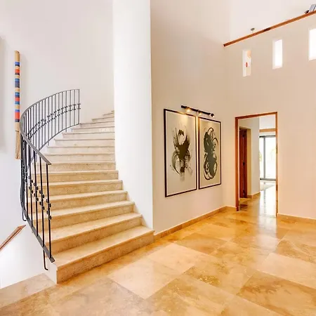 Villa With Private Oceanview Roof Pool Steps To Beach-3