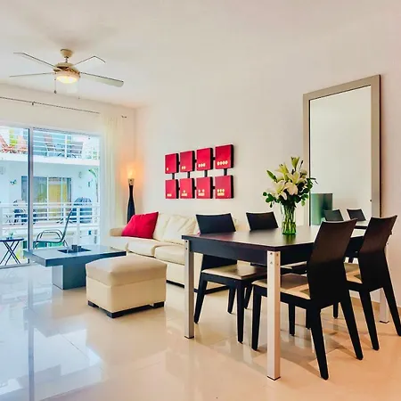 Bright And Airy Condo Pool Parking 100 Mbps Wifi-3