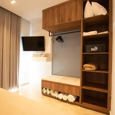 2022 Modern Condo Steps To The Ocean W/ Hot Tub-2