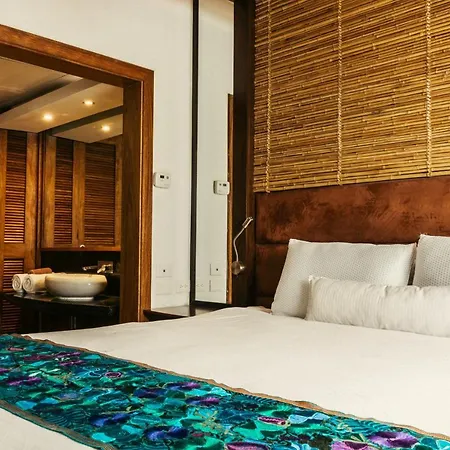 Beautiful Oceanfront Penthouse With Private Pool-2