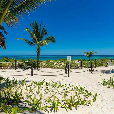 Casa Coral 701 Sur @ Mareazul Beachfront.-2