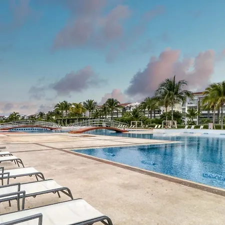Casa Sueno 703 Sur @ Mareazul Beachfront-3