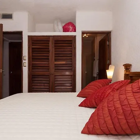 Charming, Gated With Pool, Fast Wifi And Silent-2